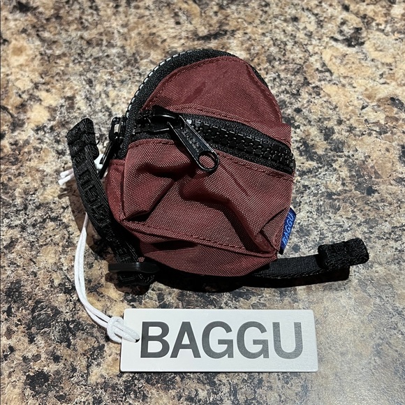 BAGGU Backpack Bag Charm In Mahogany - Picture 2 of 4